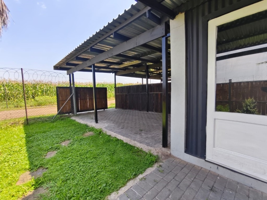 1 Bedroom Property for Sale in Hartbeesfontein North West